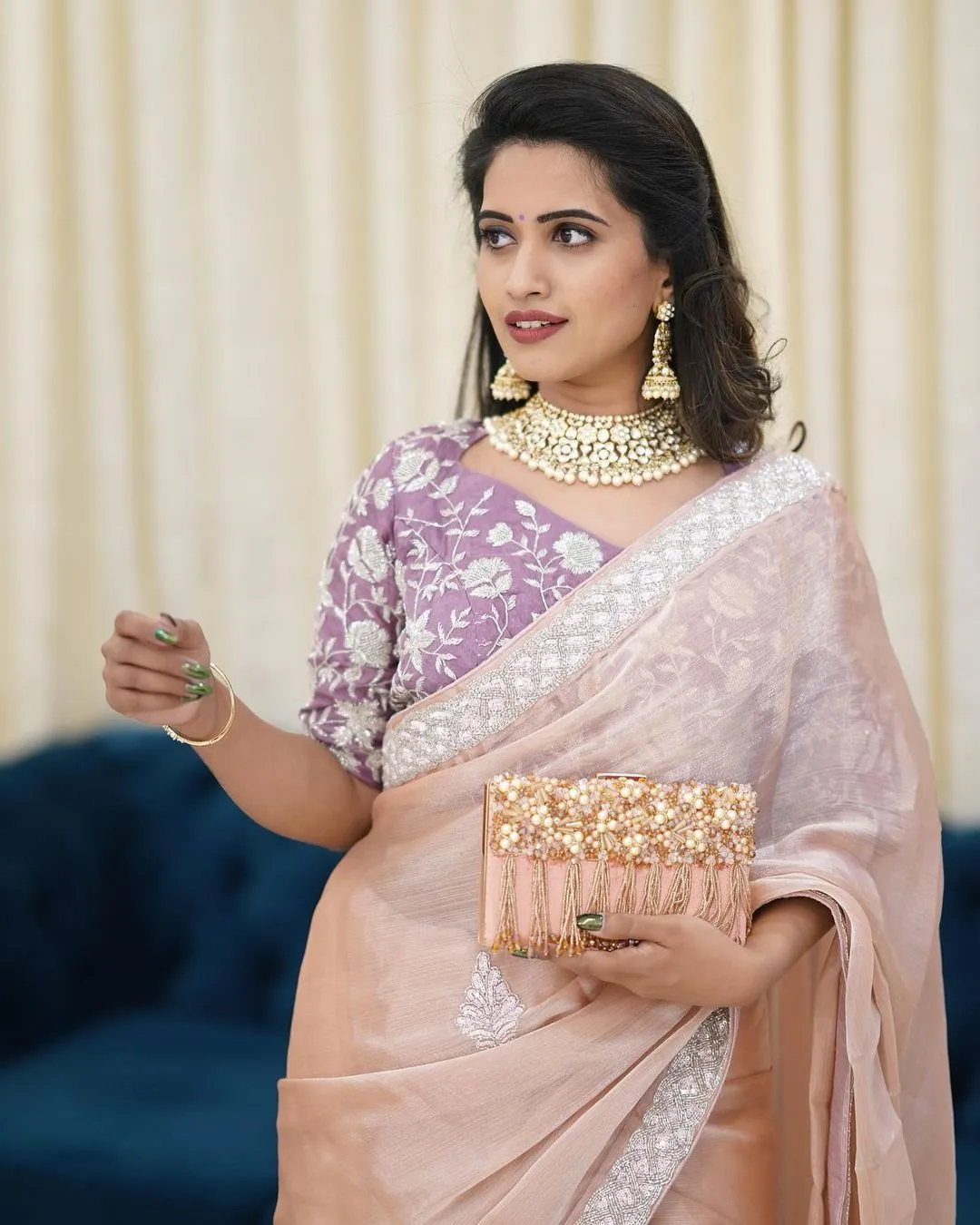 Telugu TV Actress Sravanthi Chokarapu Photoshoot in Pink Saree